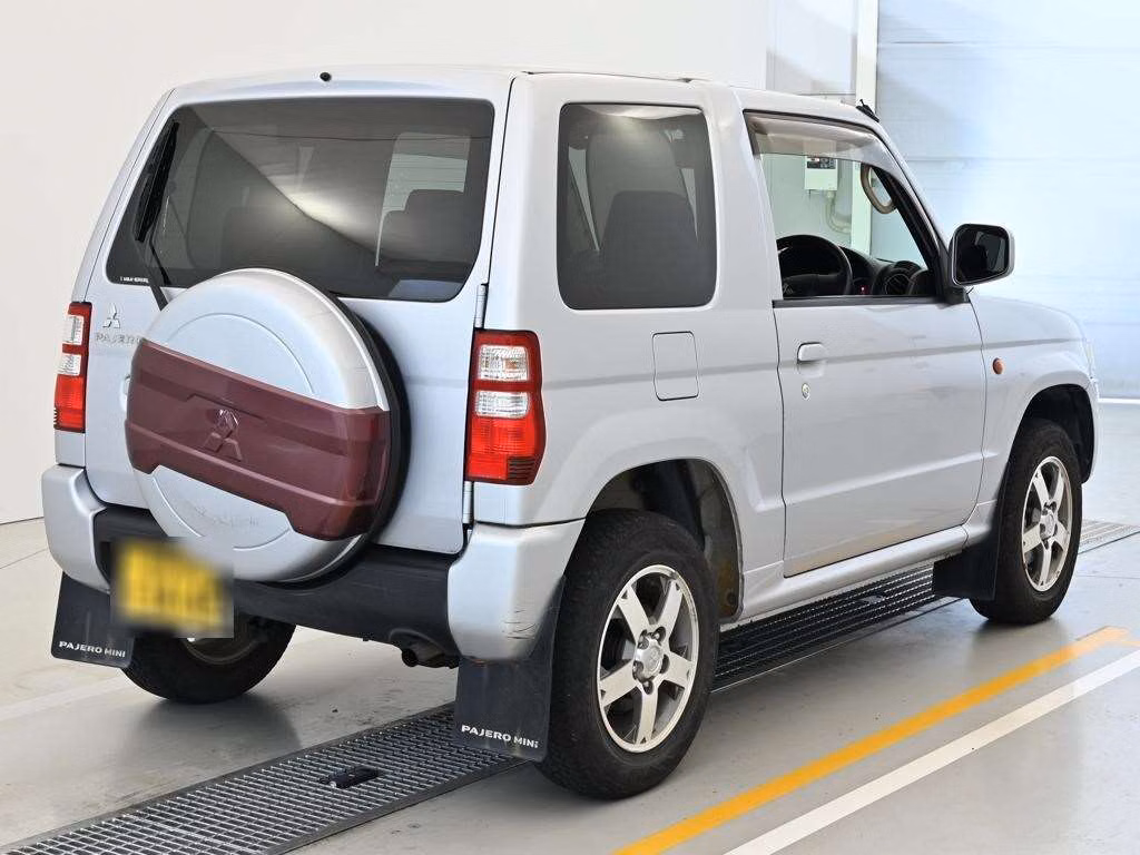 MITSUBISHI PAJERO MINI