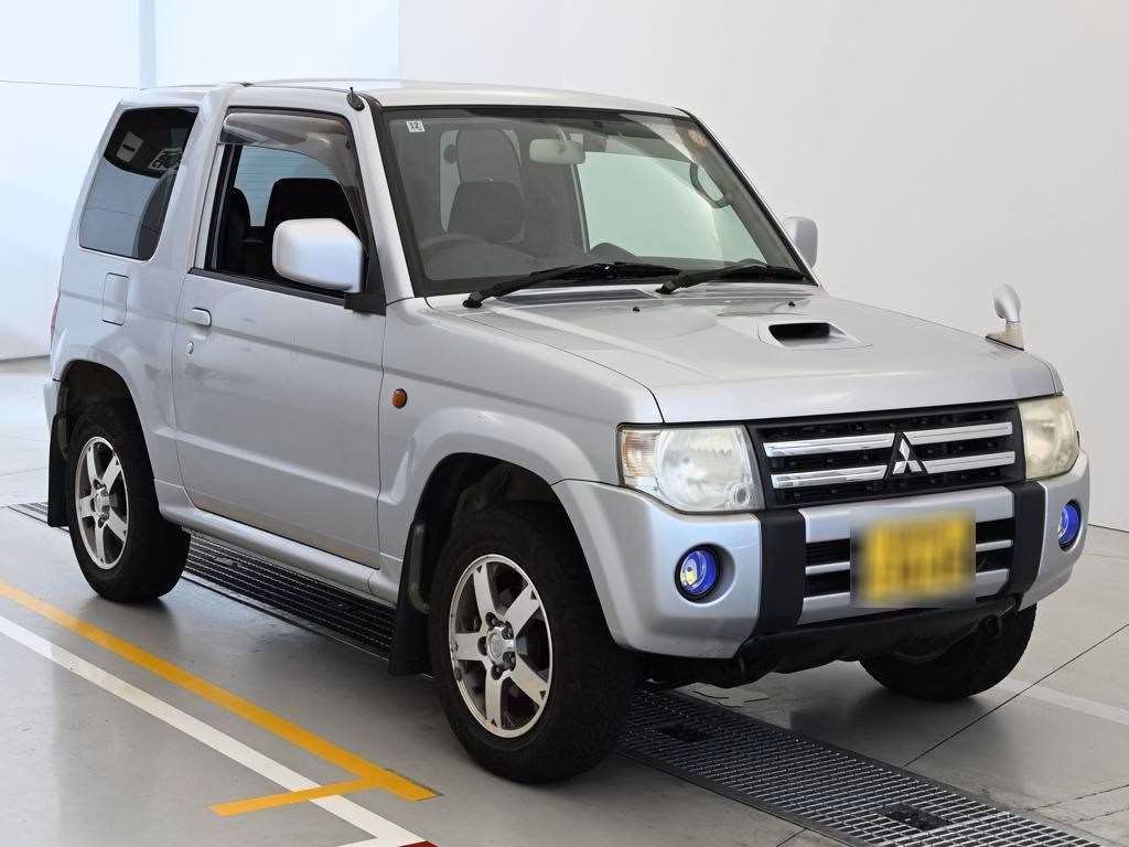 MITSUBISHI PAJERO MINI
