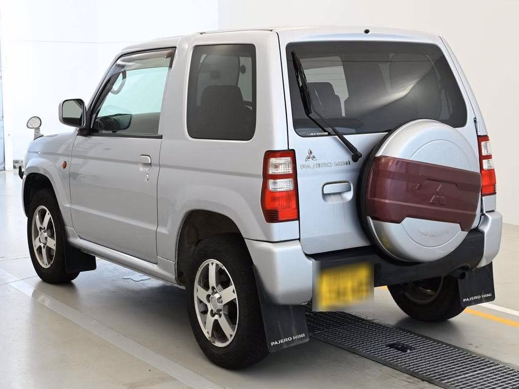 MITSUBISHI PAJERO MINI