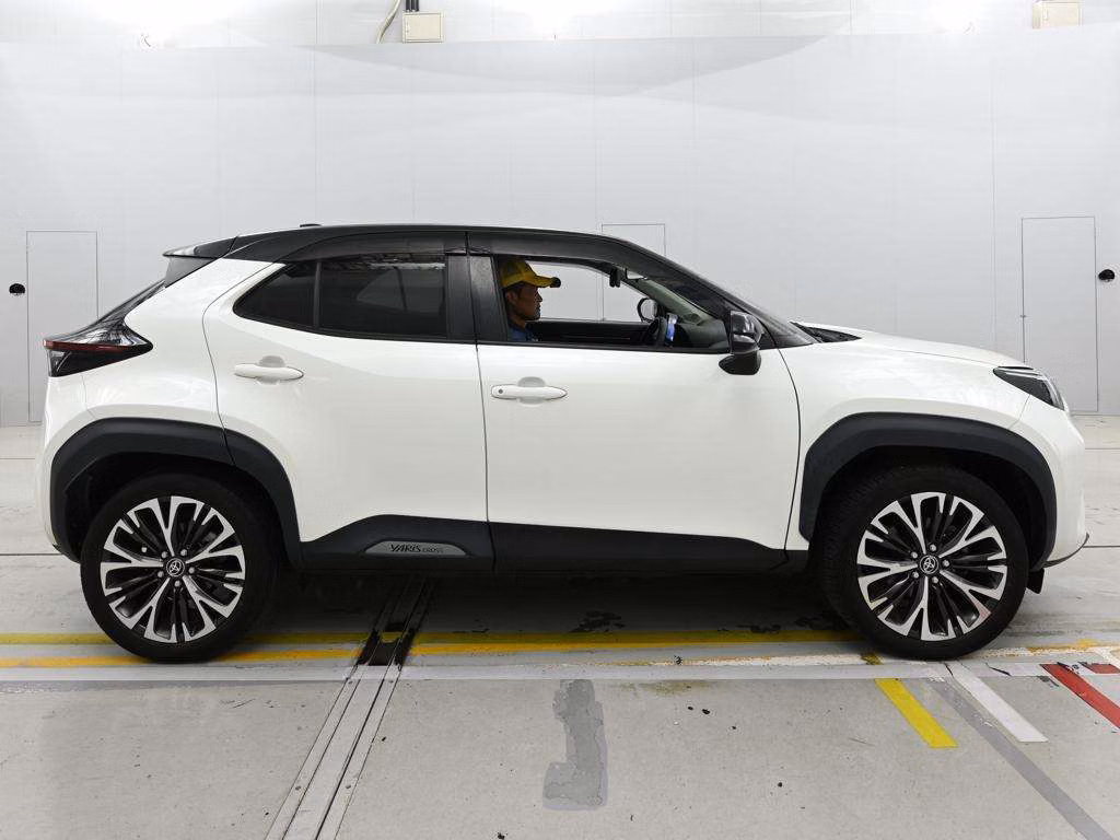 TOYOTA YARIS CROSS