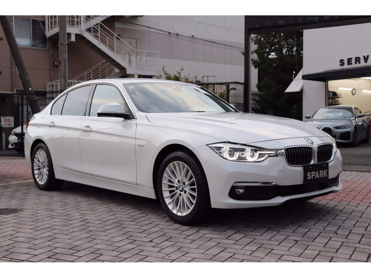 BMW 3-SERIES