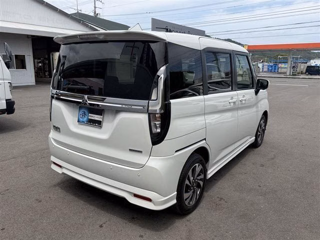 MITSUBISHI DELICA D:2