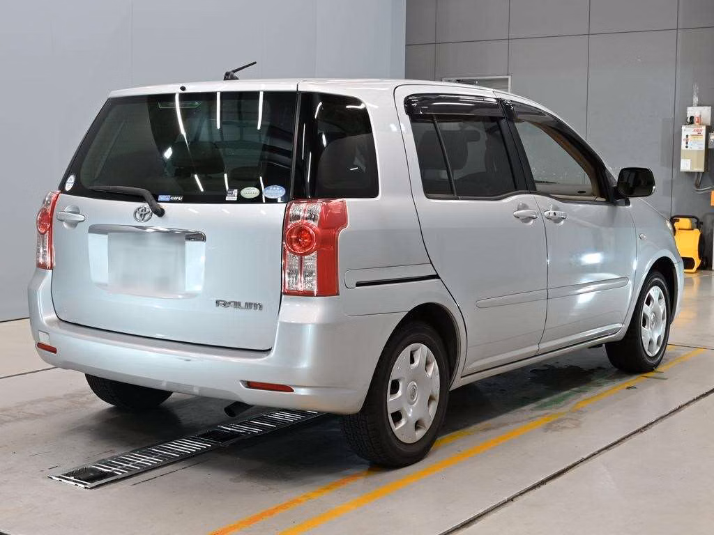 TOYOTA RAUM