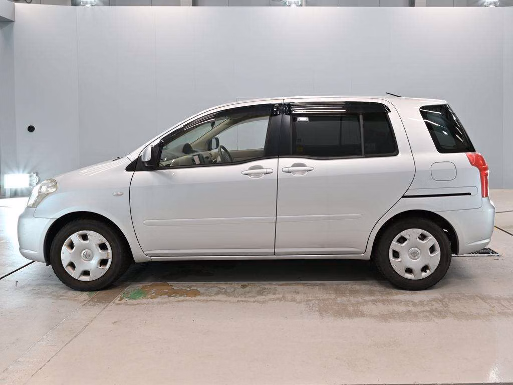 TOYOTA RAUM