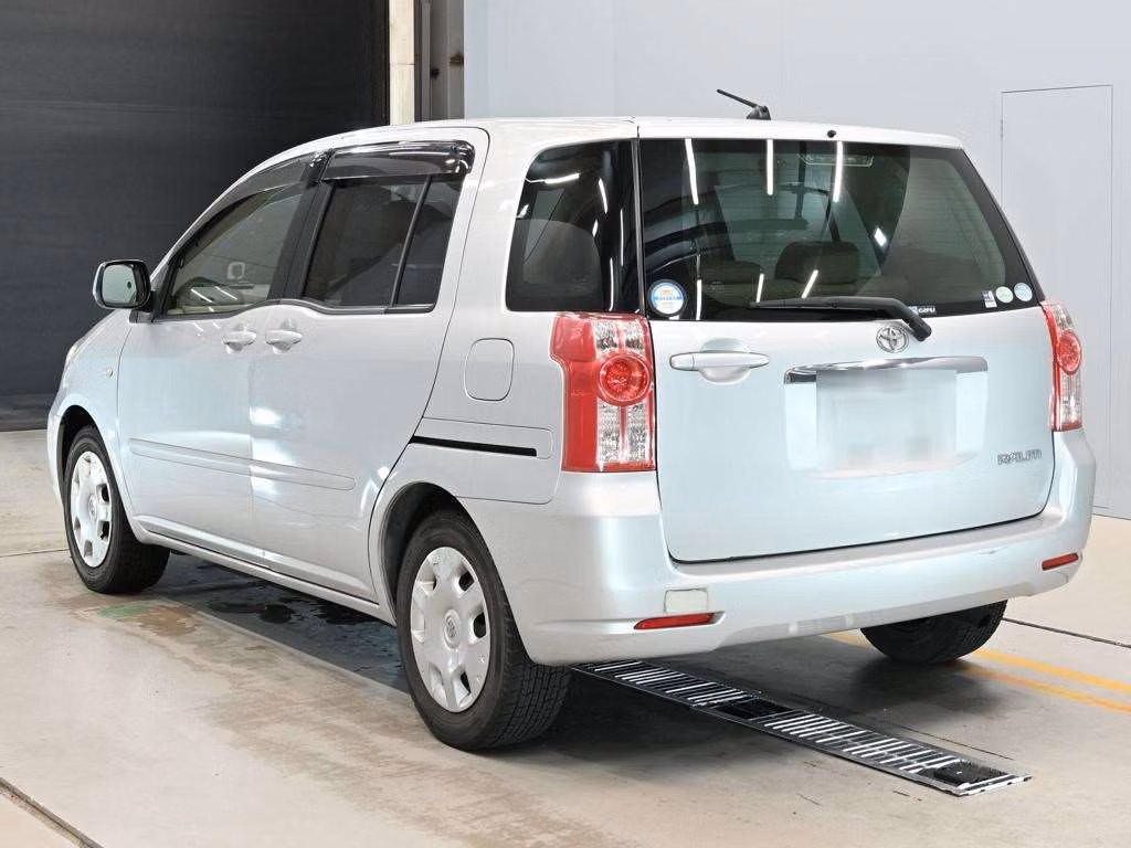 TOYOTA RAUM