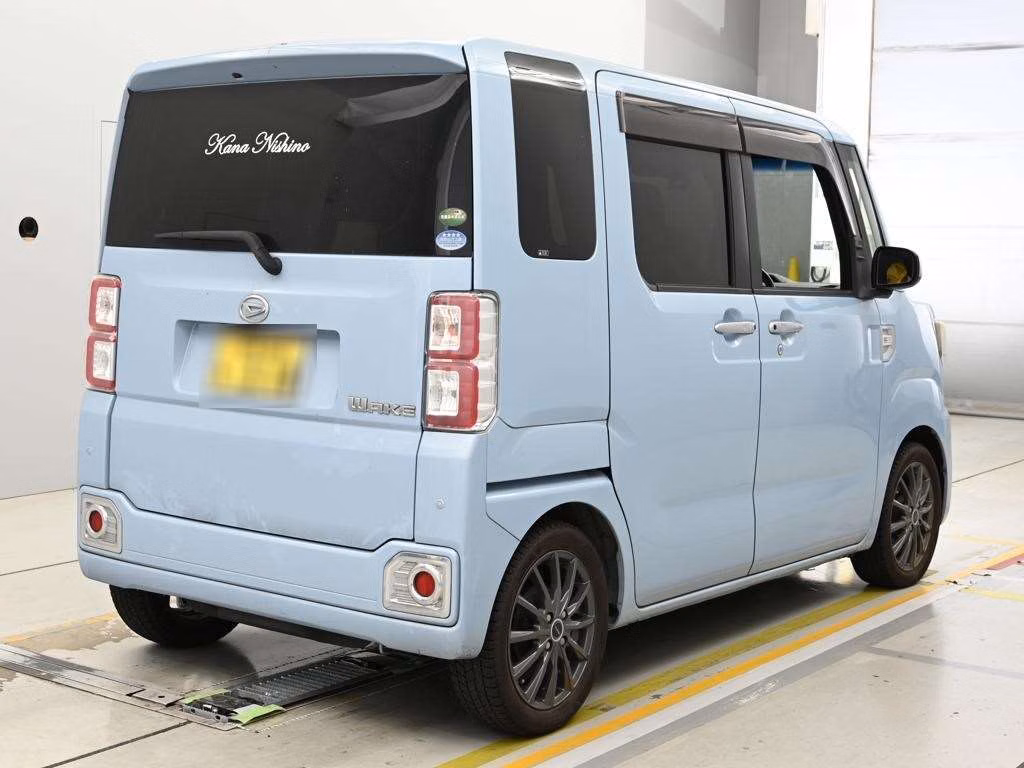 DAIHATSU WAKE