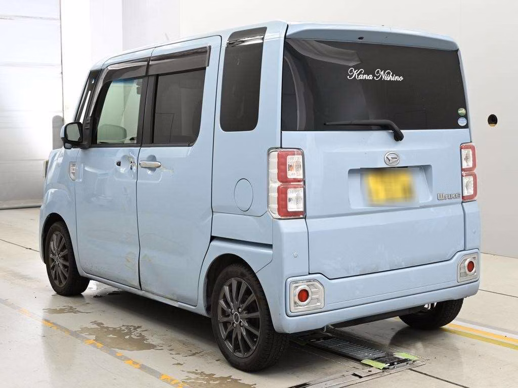 DAIHATSU WAKE