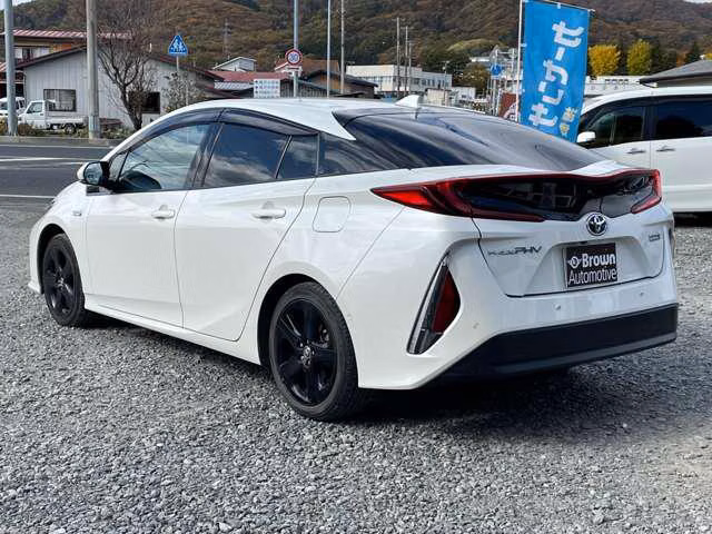TOYOTA PRIUS PHV