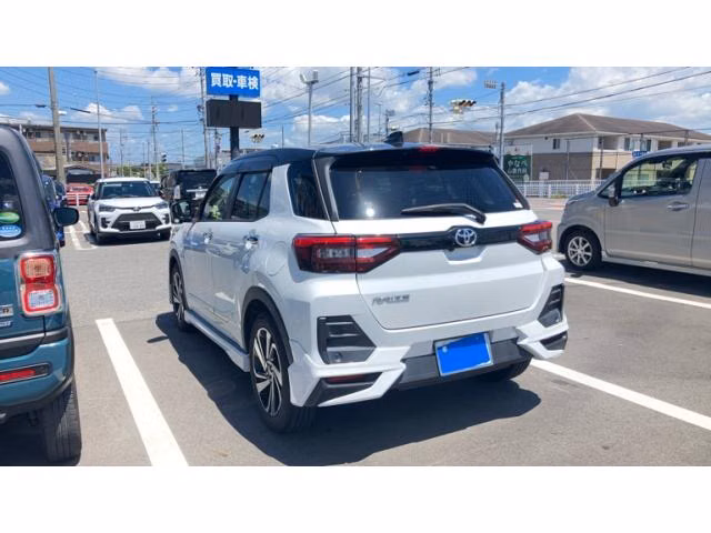 TOYOTA RAIZE