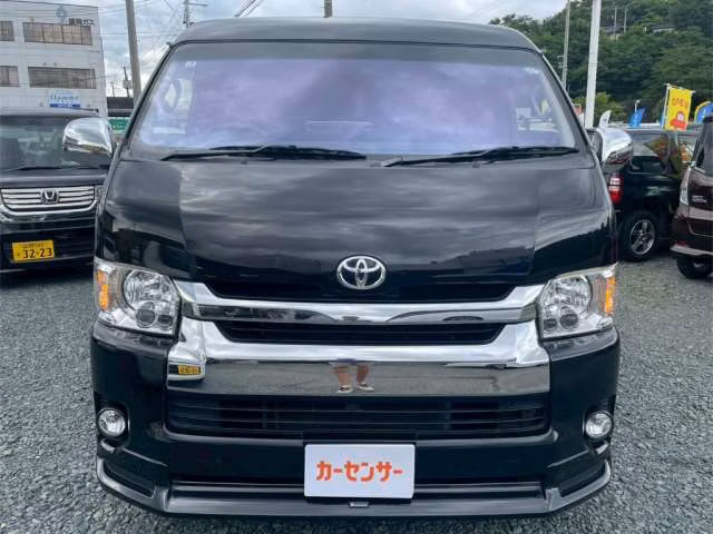 TOYOTA HIACE