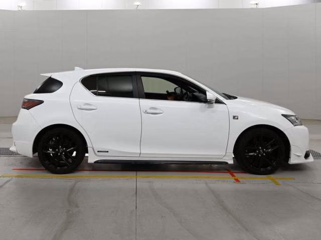 LEXUS CT200H