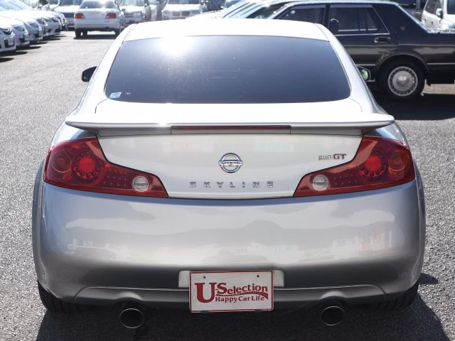 NISSAN SKYLINE