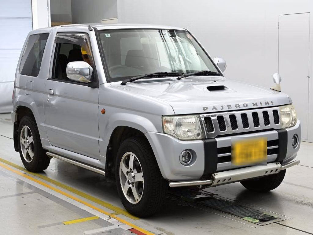 MITSUBISHI PAJERO MINI