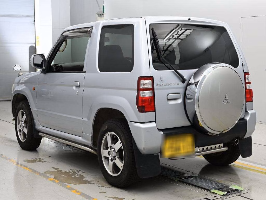 MITSUBISHI PAJERO MINI
