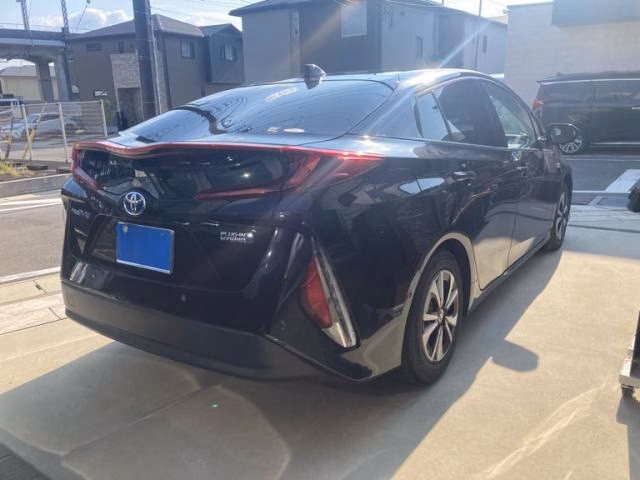 TOYOTA PRIUS PHV