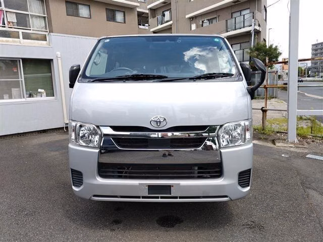 TOYOTA REGIUS ACE
