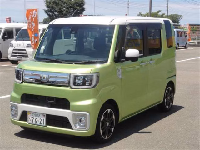 DAIHATSU WAKE