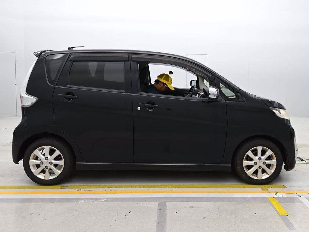 MITSUBISHI EK CUSTOM
