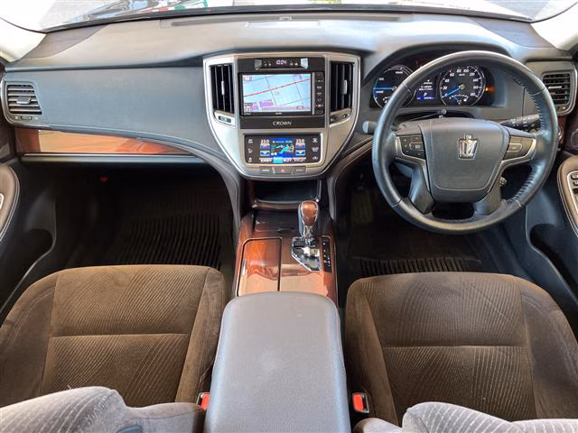 TOYOTA CROWN