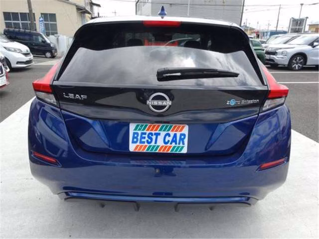NISSAN LEAF