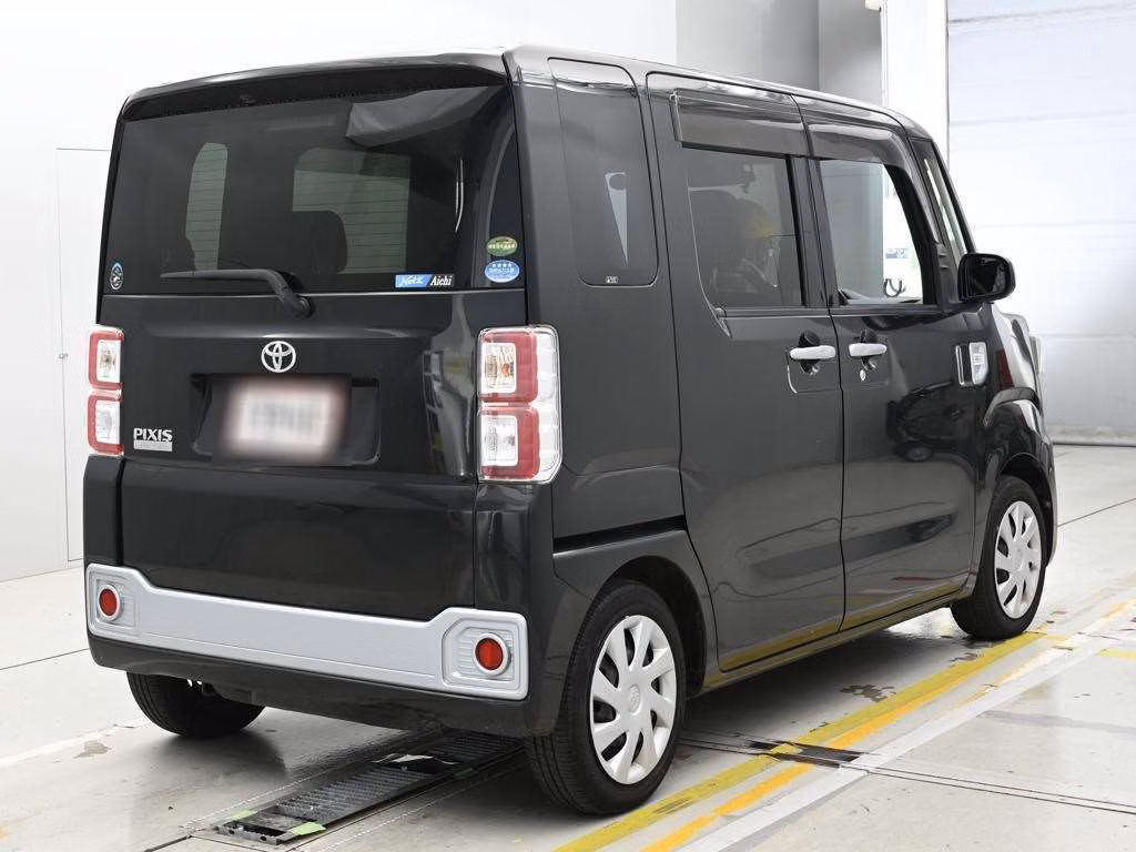 TOYOTA PIXIS MEGA