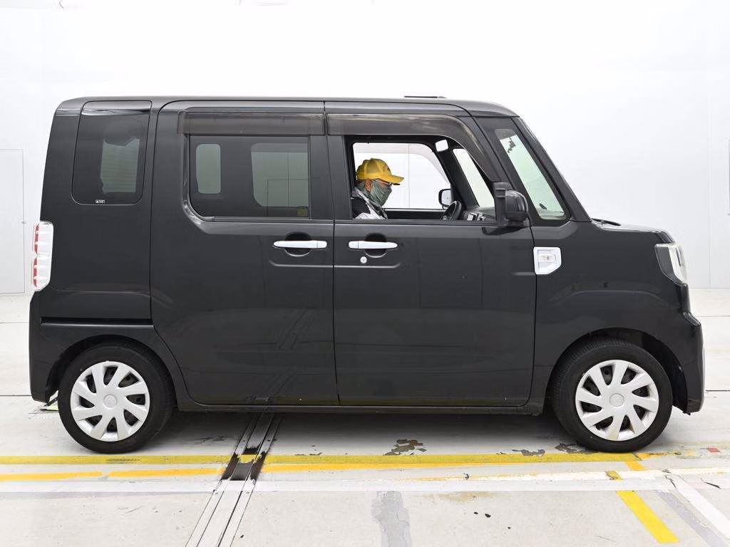 TOYOTA PIXIS MEGA