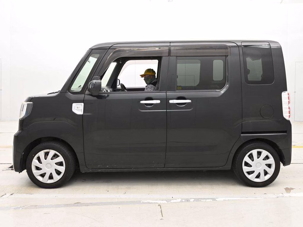 TOYOTA PIXIS MEGA