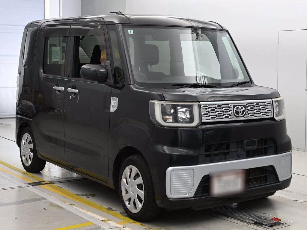 TOYOTA PIXIS MEGA