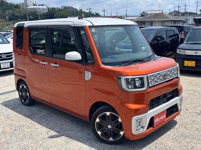 DAIHATSU WAKE