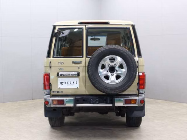 TOYOTA LAND CRUISER