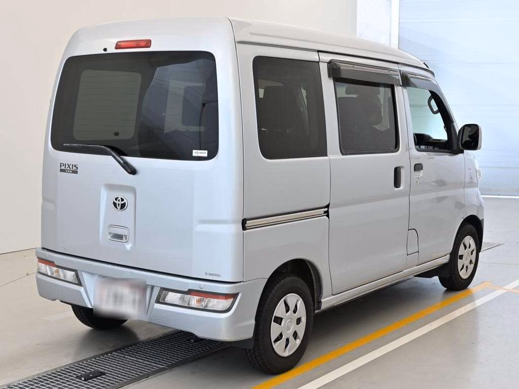 TOYOTA PIXIS VAN