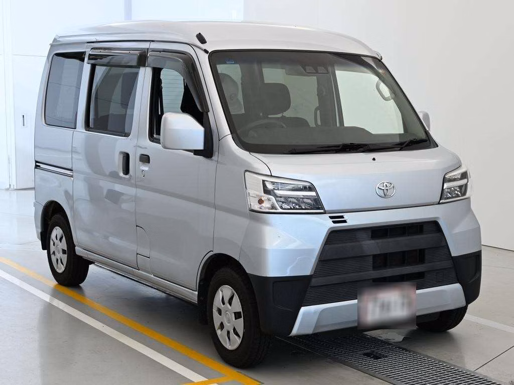 TOYOTA PIXIS VAN