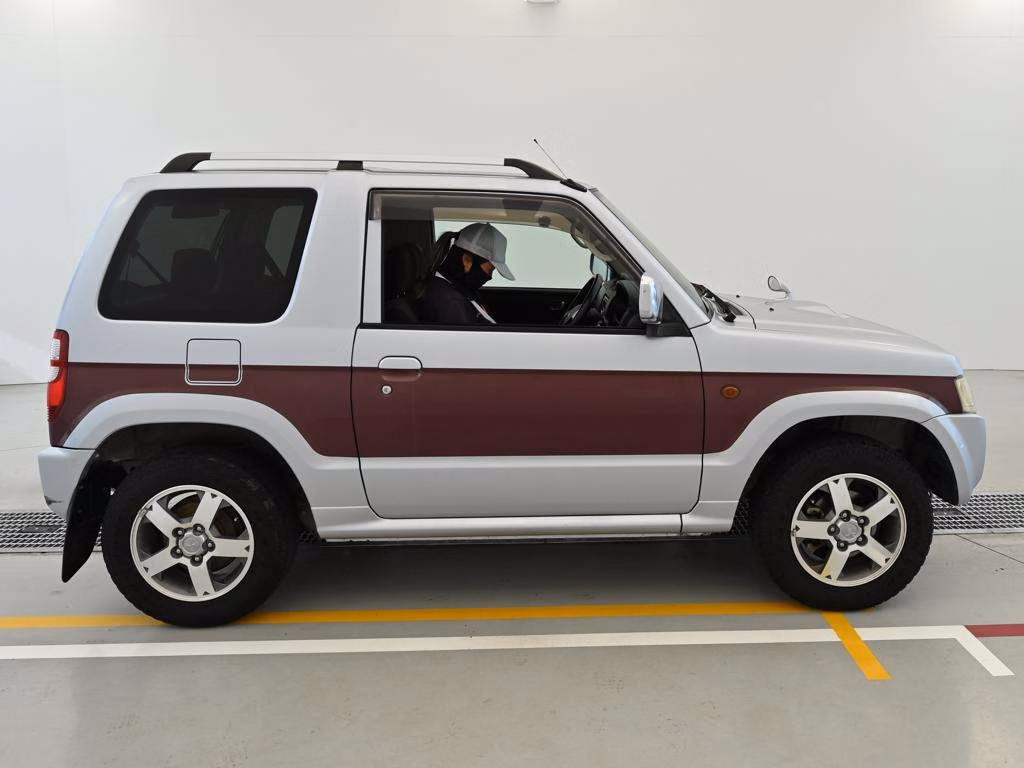 MITSUBISHI PAJERO MINI