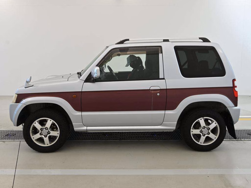 MITSUBISHI PAJERO MINI