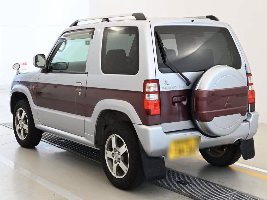 MITSUBISHI PAJERO MINI
