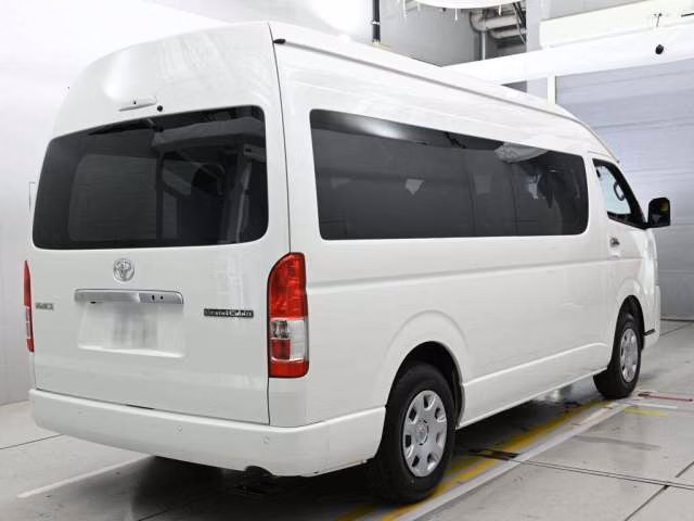 TOYOTA HIACE