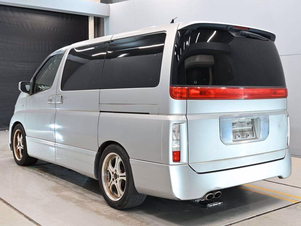 NISSAN ELGRAND