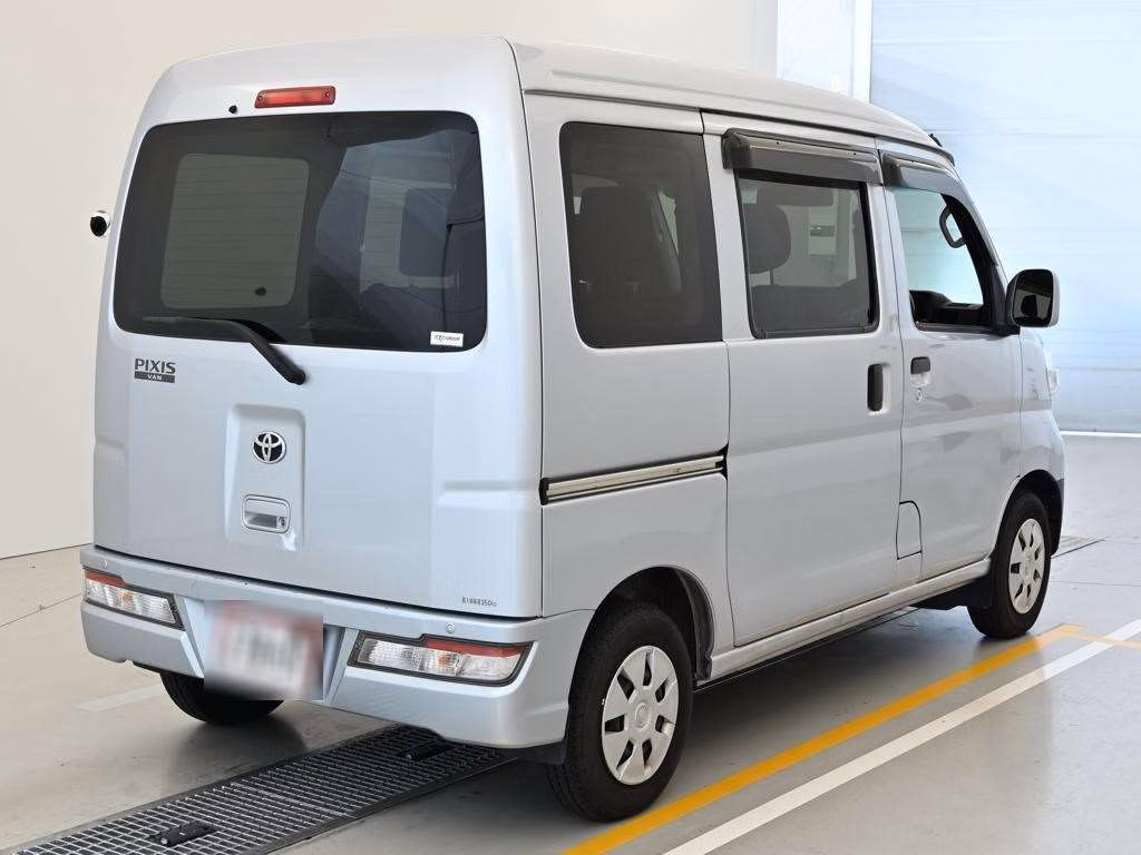 TOYOTA PIXIS VAN