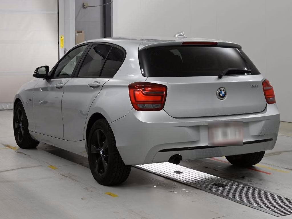 BMW 1-SERIES