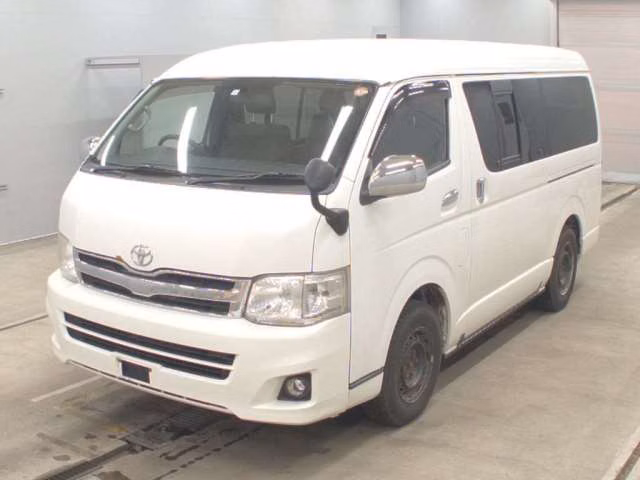 TOYOTA HIACE