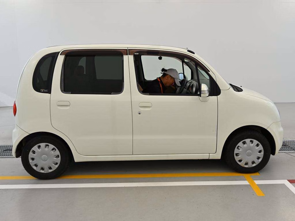 DAIHATSU MOVE LATTE