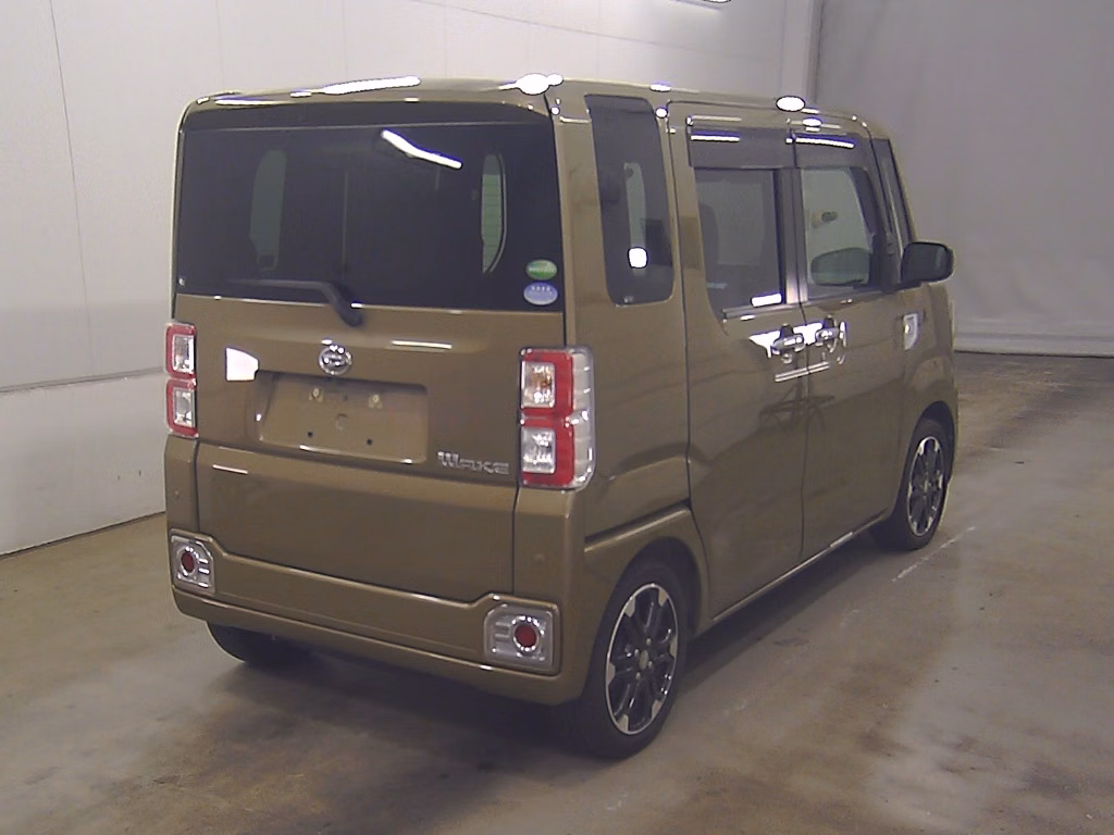 DAIHATSU WAKE