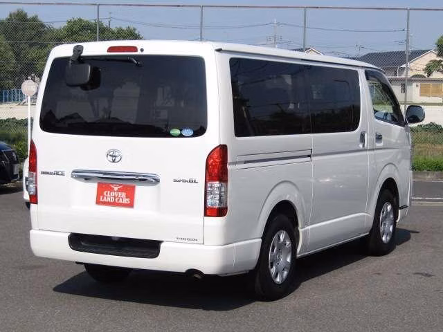 TOYOTA REGIUS ACE