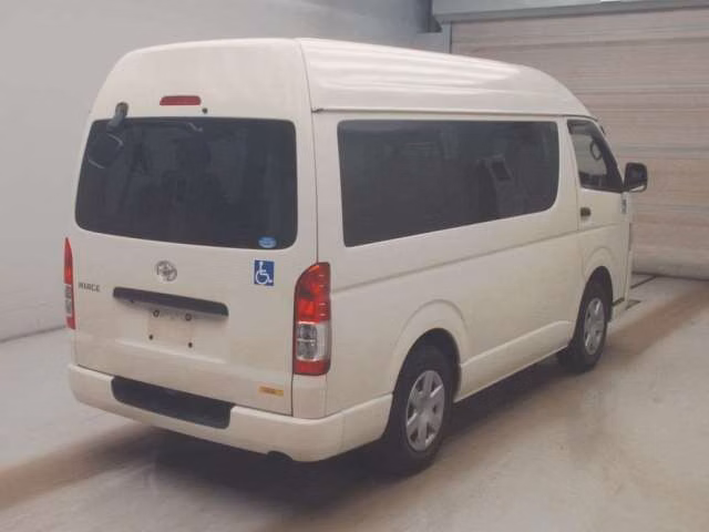 TOYOTA REGIUS ACE