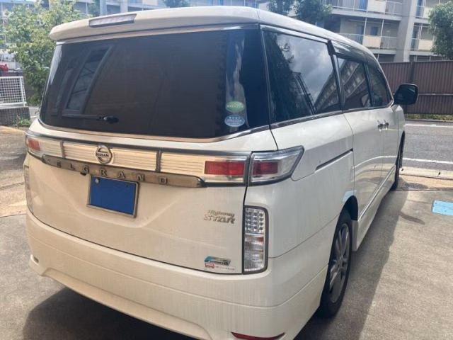 NISSAN ELGRAND