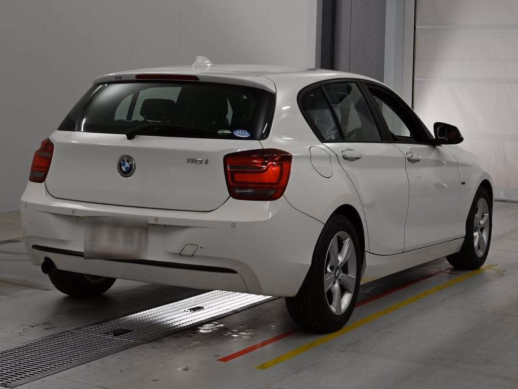 BMW 1-SERIES