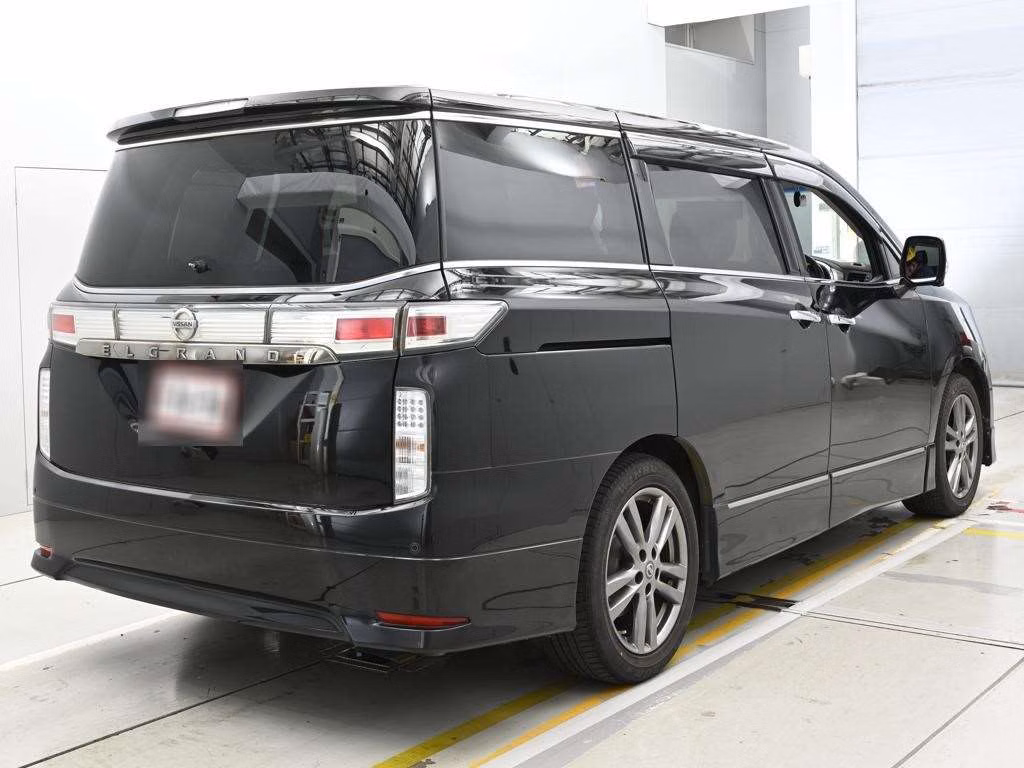 NISSAN ELGRAND