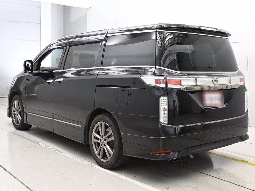 NISSAN ELGRAND