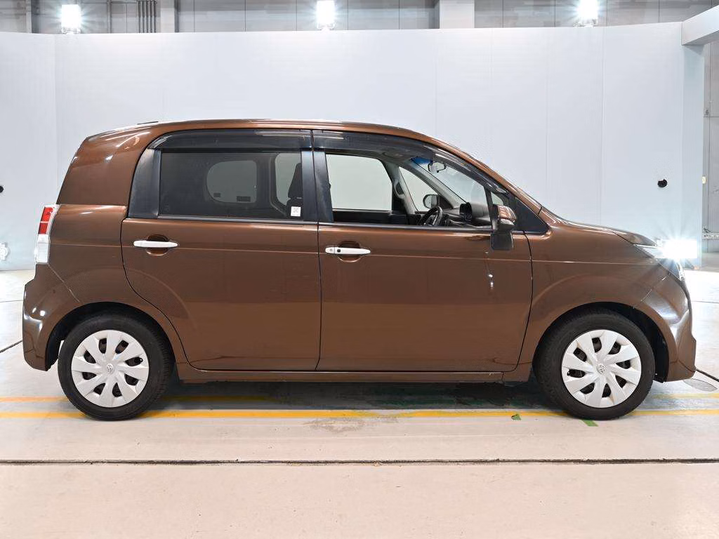 TOYOTA SPADE