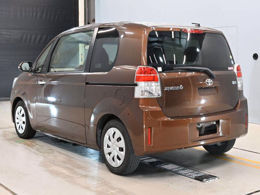 TOYOTA SPADE